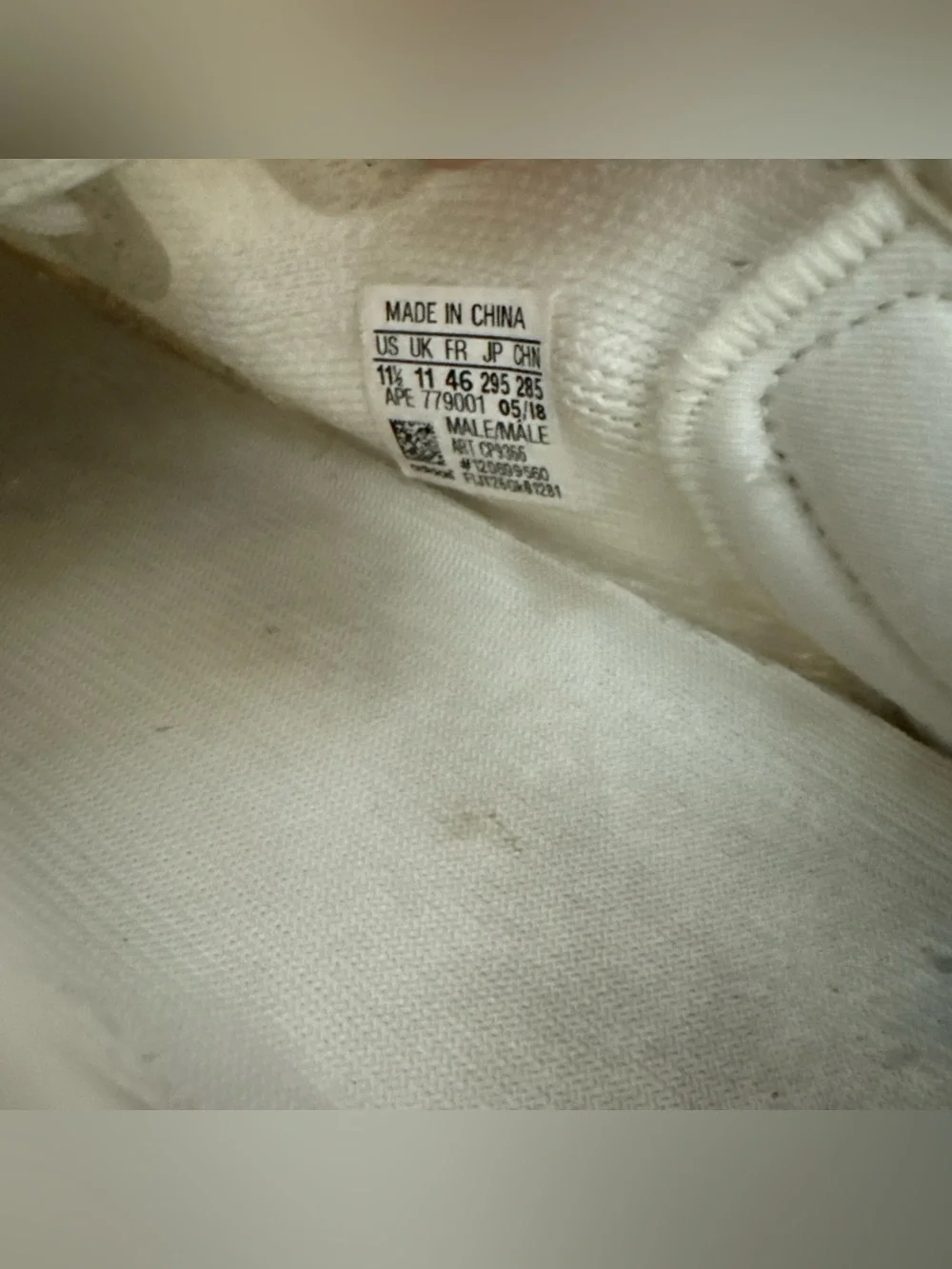 Yeezy 350 v2 Cream White/ Triple White US M 11.5